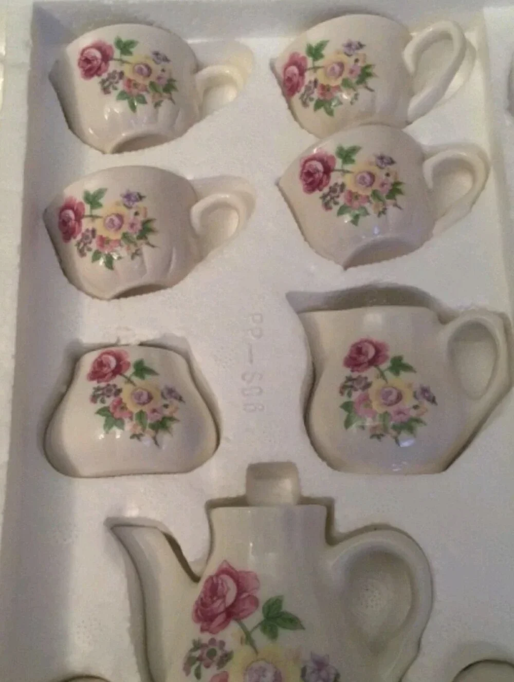 Floral Porcelain Tea Set - Pink Rose Pattern